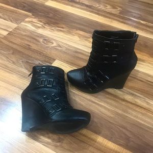 CARLOS SANTANA ANKLE BOOTS - Size 6